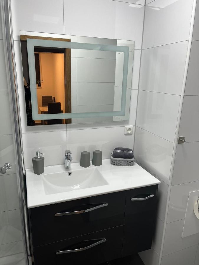 Ferienwohnung Emilia โคโลญ ภายนอก รูปภาพ